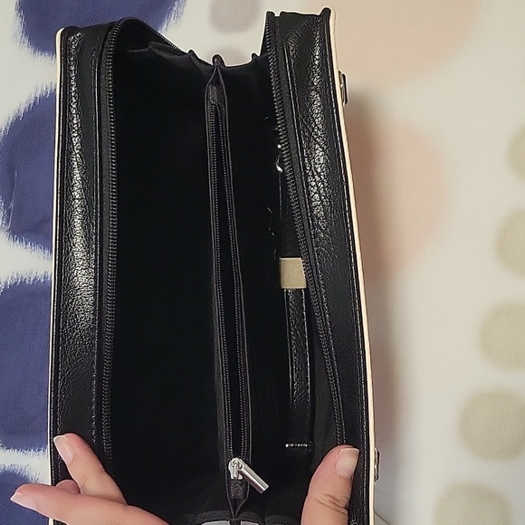 NWT Charlie and The Chocolate Factory Book Purse - Picture 2 of 6